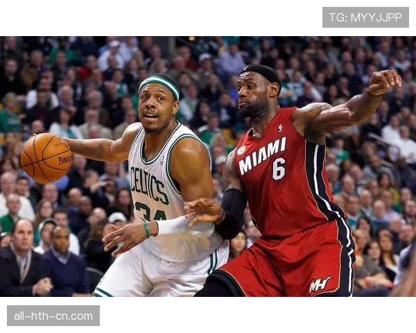 奥斯梅恩在快速反击中的战术作用与进攻效率解析